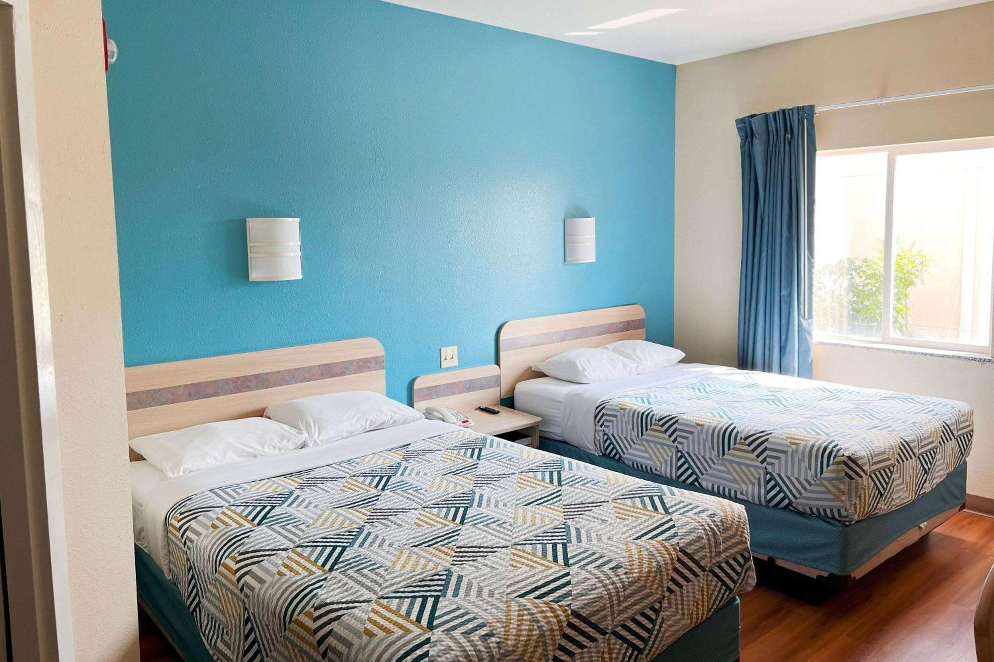 Baymont By Wyndham Kingdom Hotel