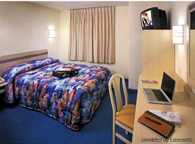 Hotel Baymont By Wyndham Kingdom Kingdom City