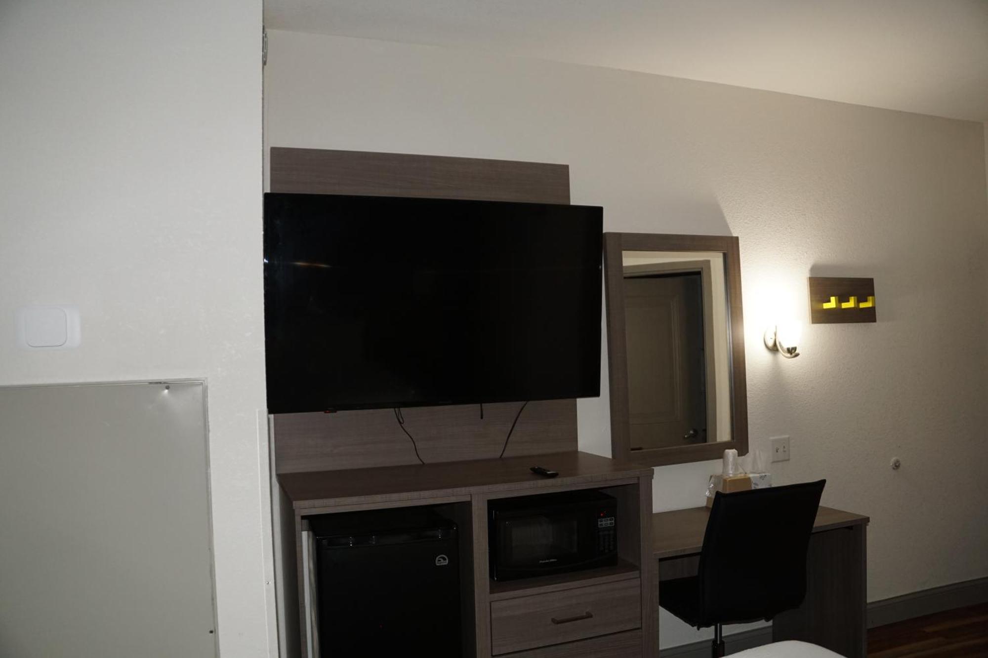 Baymont By Wyndham Kingdom Hotel