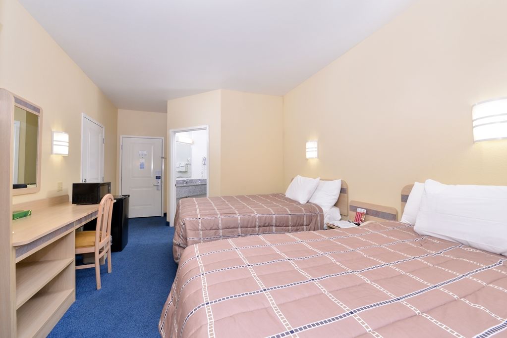 Hotel Baymont By Wyndham Kingdom Kingdom City